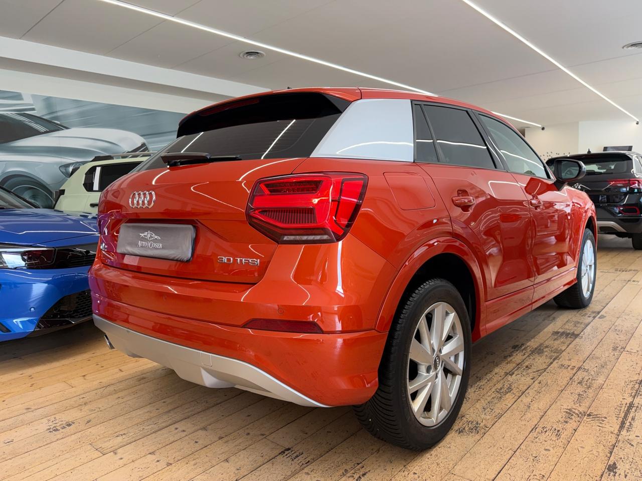 Audi Q2 30 TFSI Business Design Gancio Traino