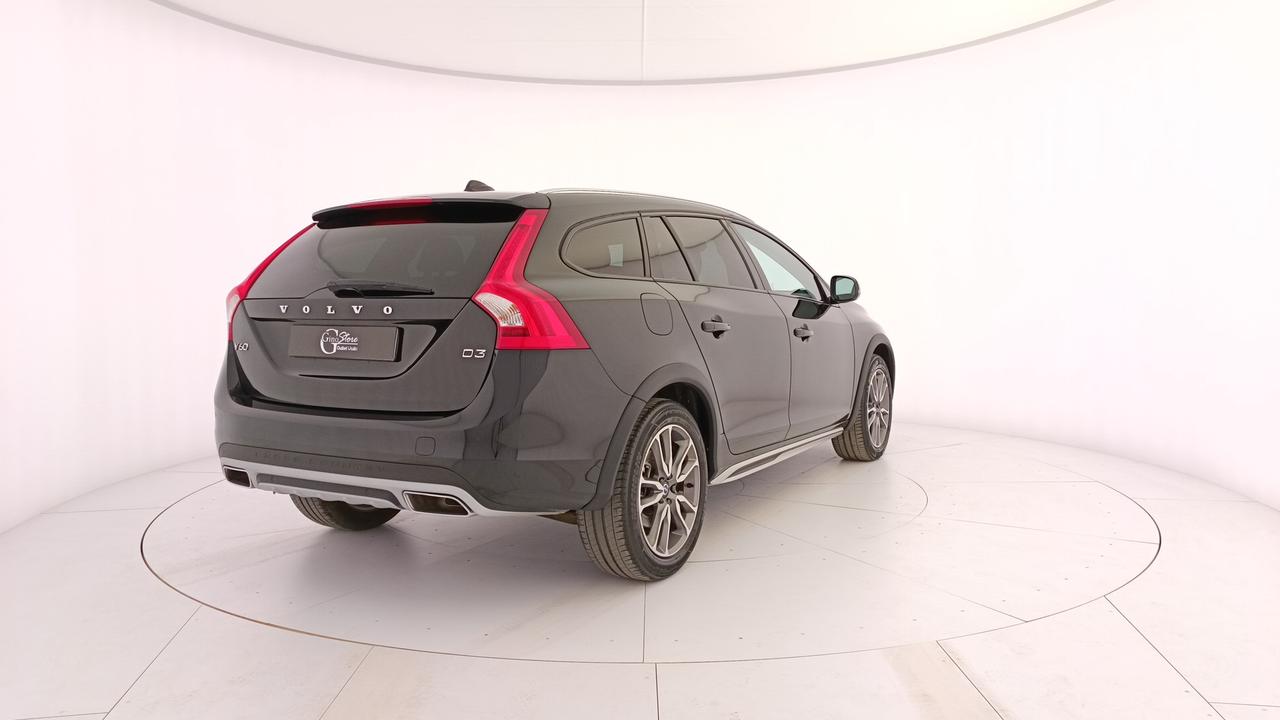 VOLVO V60 Cross Country 2.0 d3 Momentum geartronic