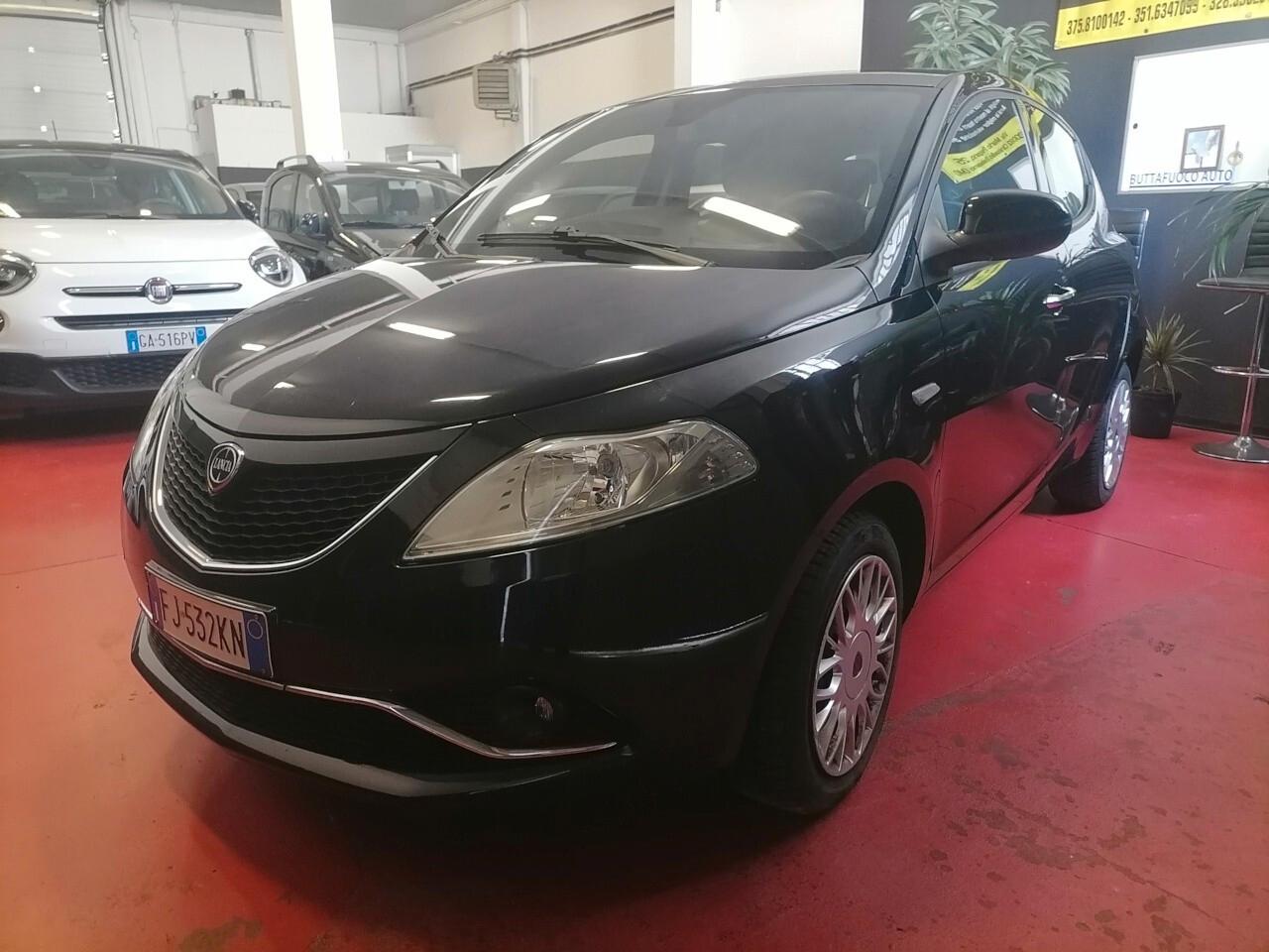 Lancia Ypsilon 1.2 69 CV 5 porte Unyca
