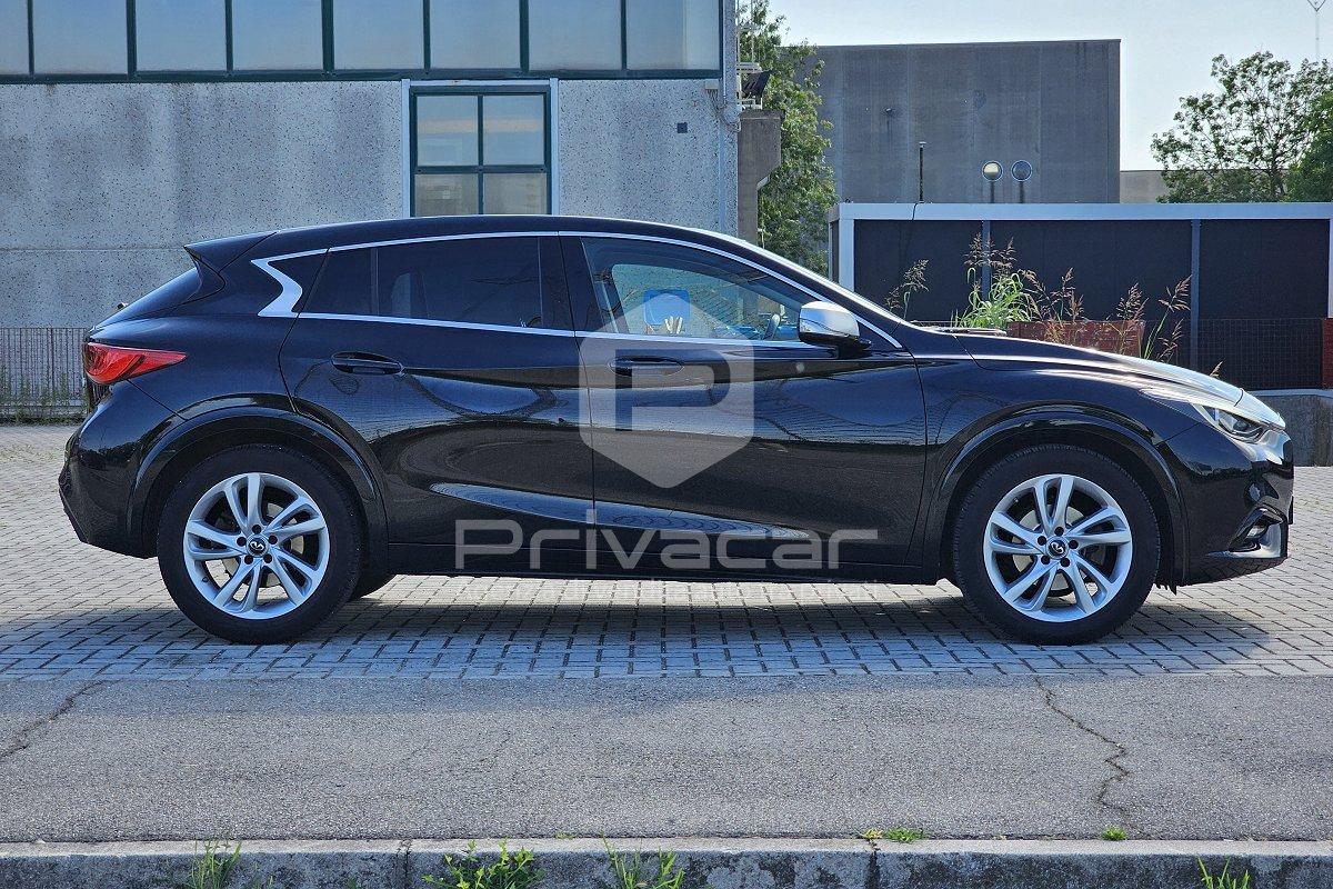 INFINITI Q30 1.5 diesel DCT Business Executive