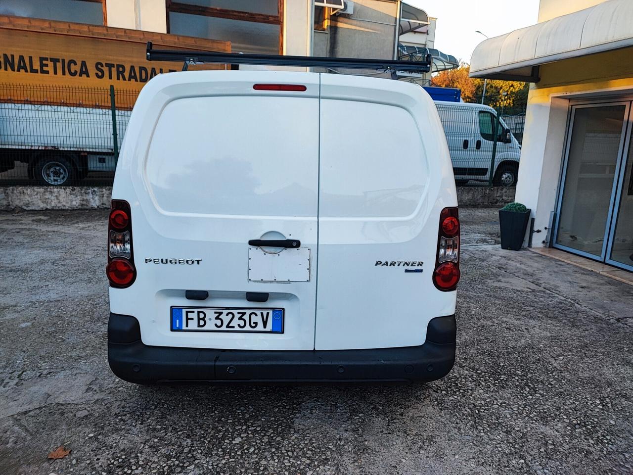 Peugeot Partner 3 Posti Euro 6 IVA COMPRESA