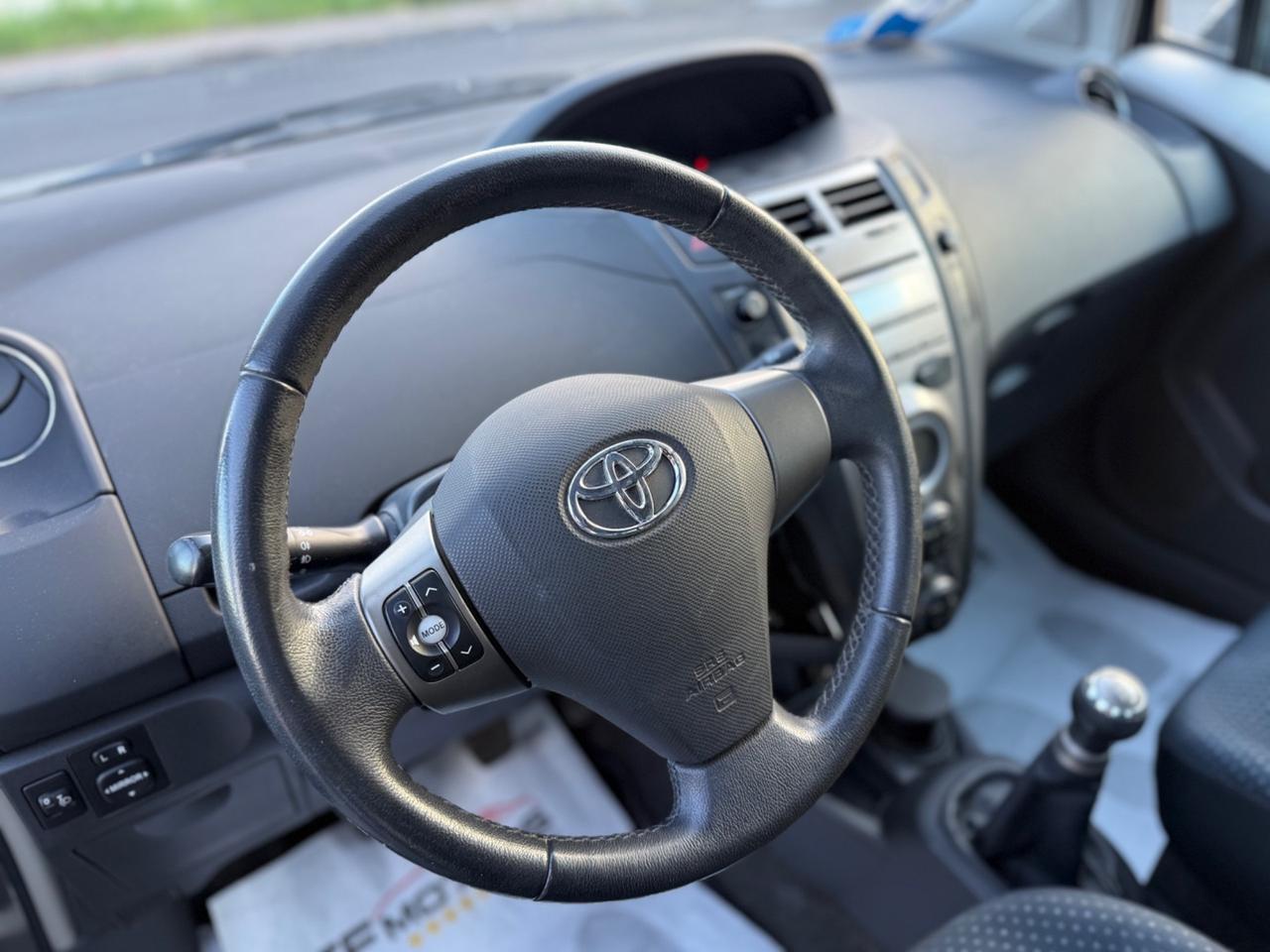 Toyota Yaris 1.0 SOLO 64.000 KM - 2010