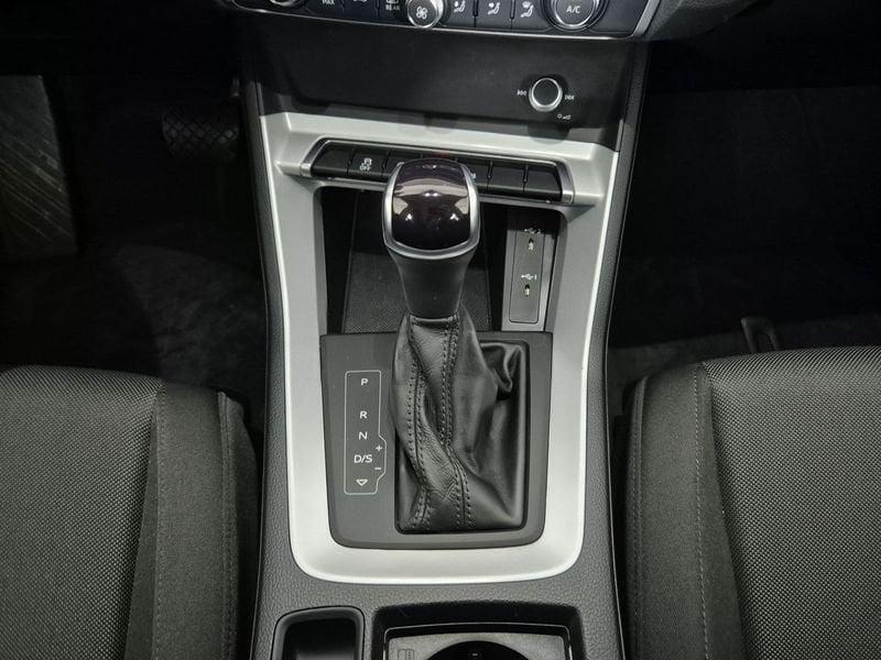 Audi Q3 II 2018 Diesel 35 2.0 tdi Business quattro s-tronic