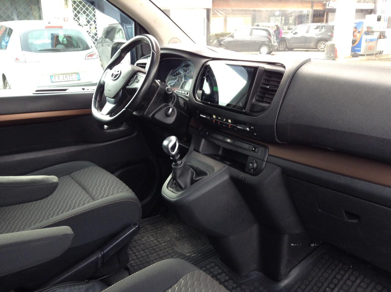 Toyota Proace Proace Verso 1.5D L0 D Luxury BELLISSIMO, 8 POSTI, VETRI OSCURATI, CERCHI IN LEGA TENUTO BENISSIMO!!