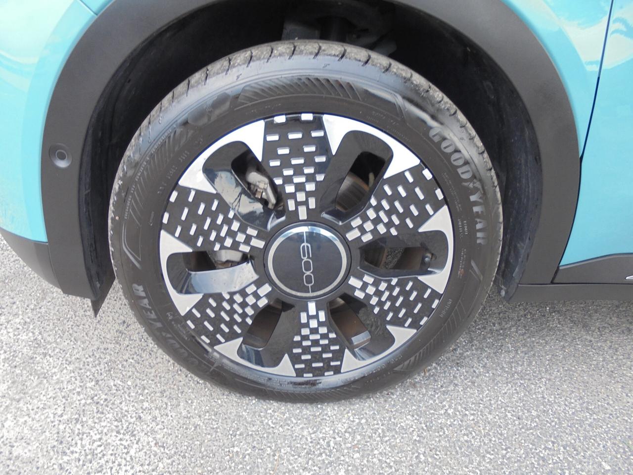 Fiat 600 Hybrid 110 CV DCT MHEV La Prima