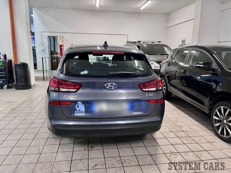 Hyundai i30 Wagon 1.6 CRDi 110CV - OK NEOP - CATENA DI DISTR - GOMME 4 STAGIONI - CVT