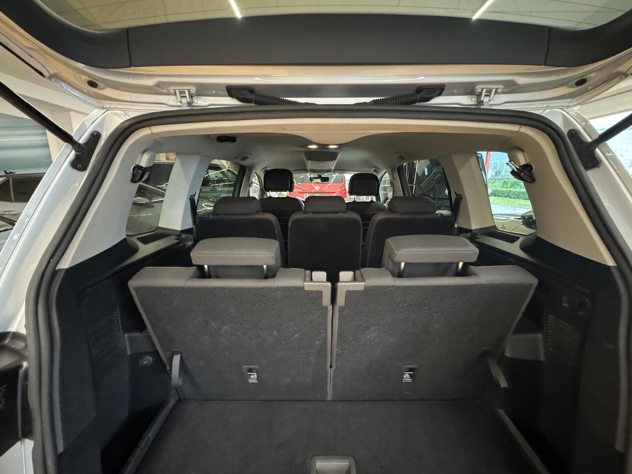 Volkswagen Touran 7 POSTI DSG Highline BlueMotion Tech.