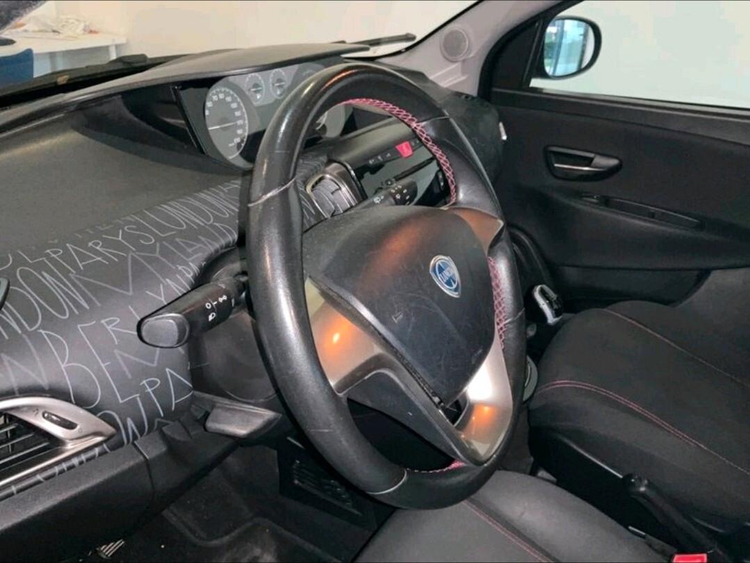 Lancia Ypsilon 0.9 TwinAir 85CV Metano Ecochic