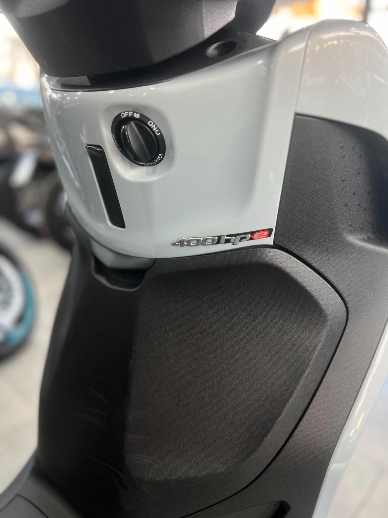 Piaggio Beverly 400 S HPE SOLO 1900KM - 2025
