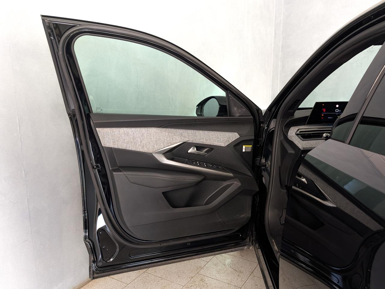 Peugeot 3008 1.2 Hybrid 145cv e-dcs6 Allure