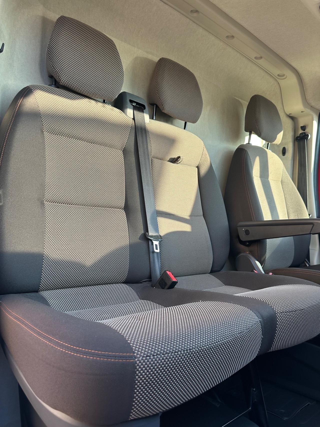 Peugeot Boxer 335 2.2 BlueHDi 140 S&S PC-TM Furgone