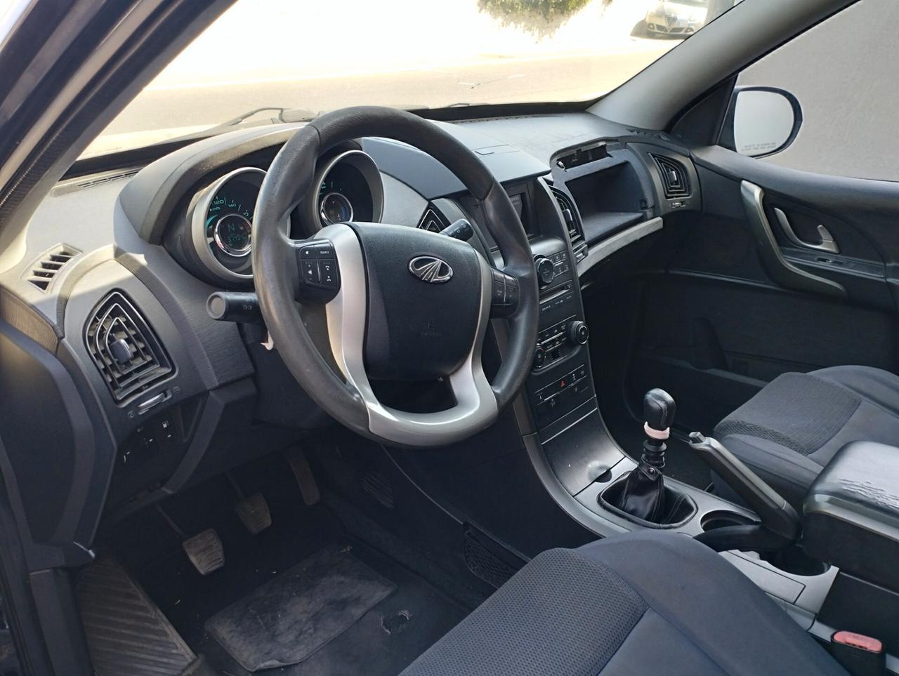 Mahindra XUV500 2.2 16V AWD W6
