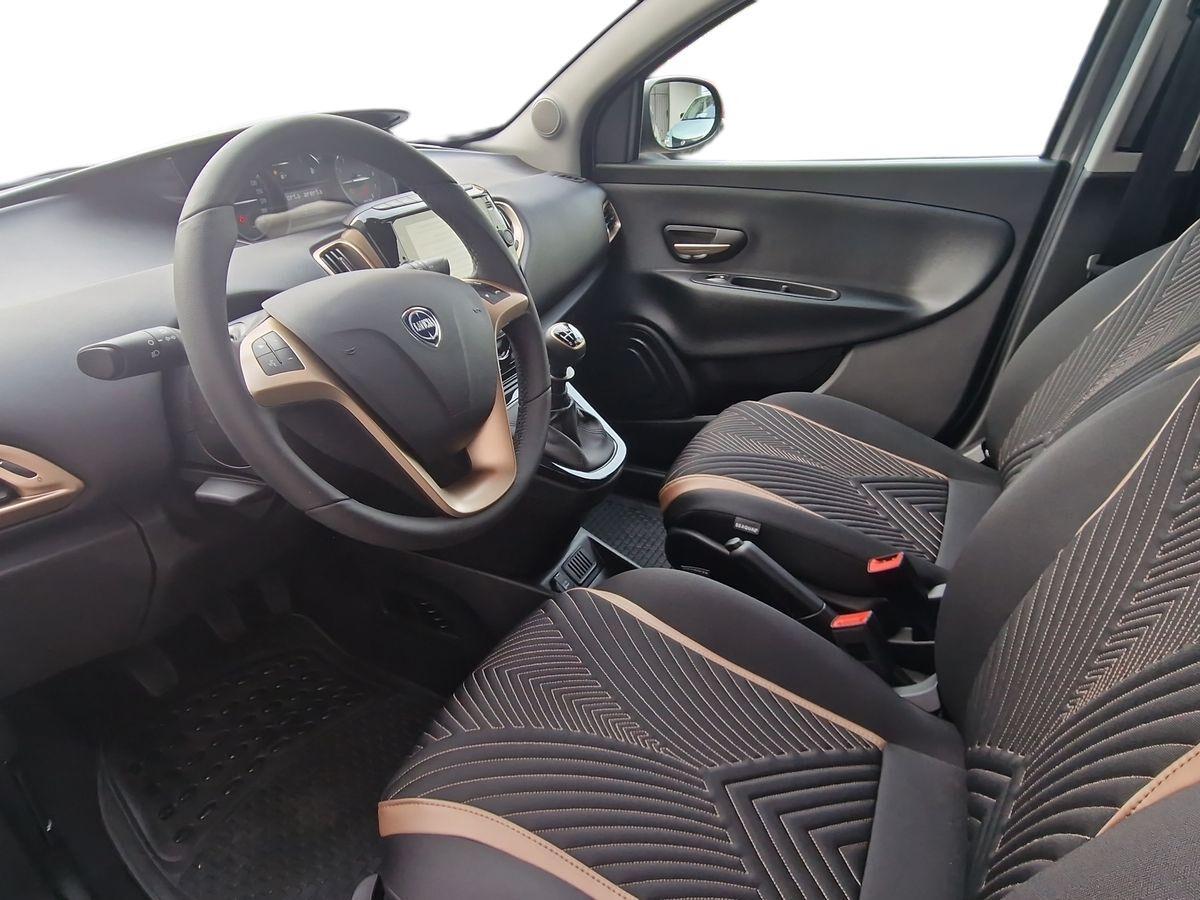 KM0 - LANCIA YPSILON 1.0 IBRIDO ALBERTA FERRETTI