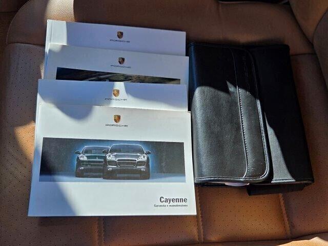 Porsche CAYENNE 3.2 V6 -UNI PRO -