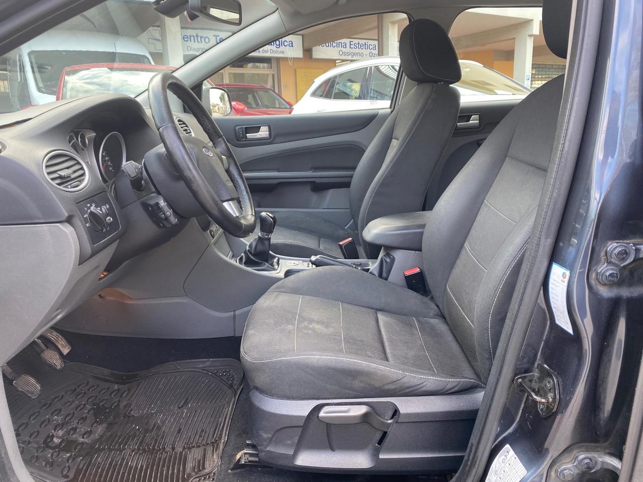 Ford Focus 1.6 (115CV) 5p. Bz.- GPL Ikon