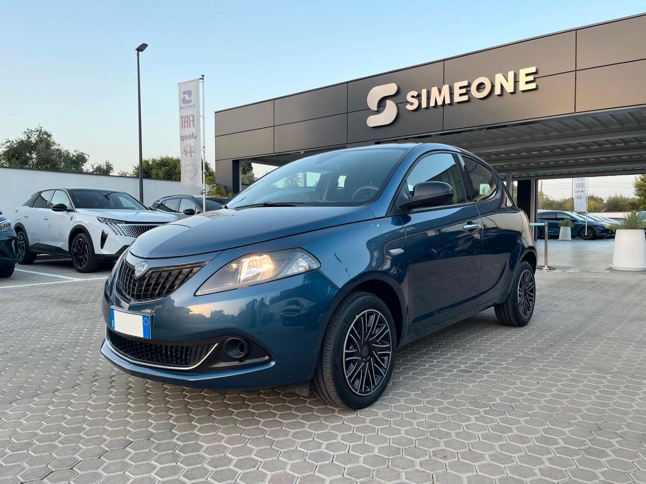 Lancia Ypsilon 1.0 FireFly 5 porte S&S Hybrid Oro