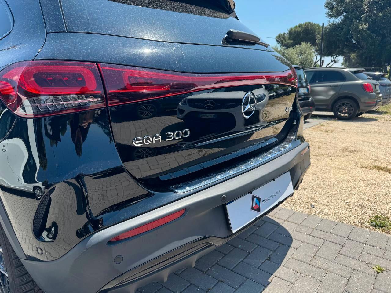 Mercedes-Benz EQA 300 AMG LINE 4MATIC