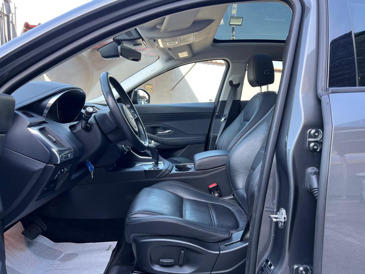 Jaguar E-Pace 2.0d i4 R-Dynamic 180cv Pano/Cockpit/Pelle/Kamer