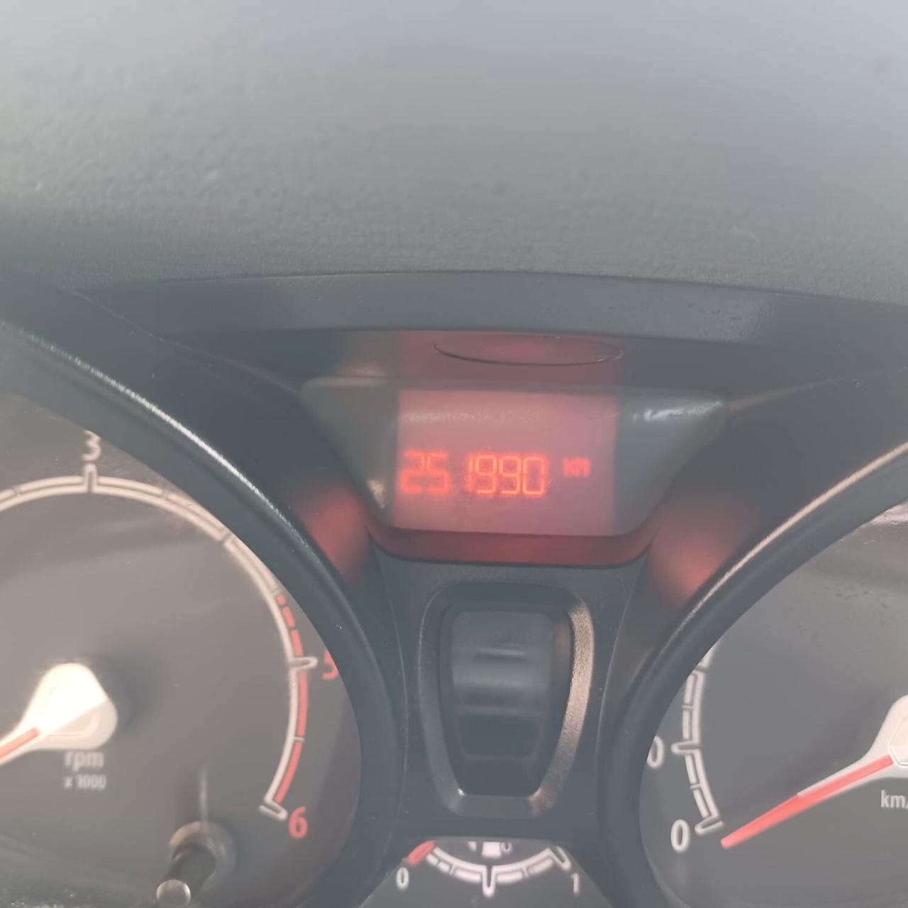 FIESTA 1.4 TDI NEOPATENTATI CON DISTRIBUZIONE E FRIZIONE NUOVI