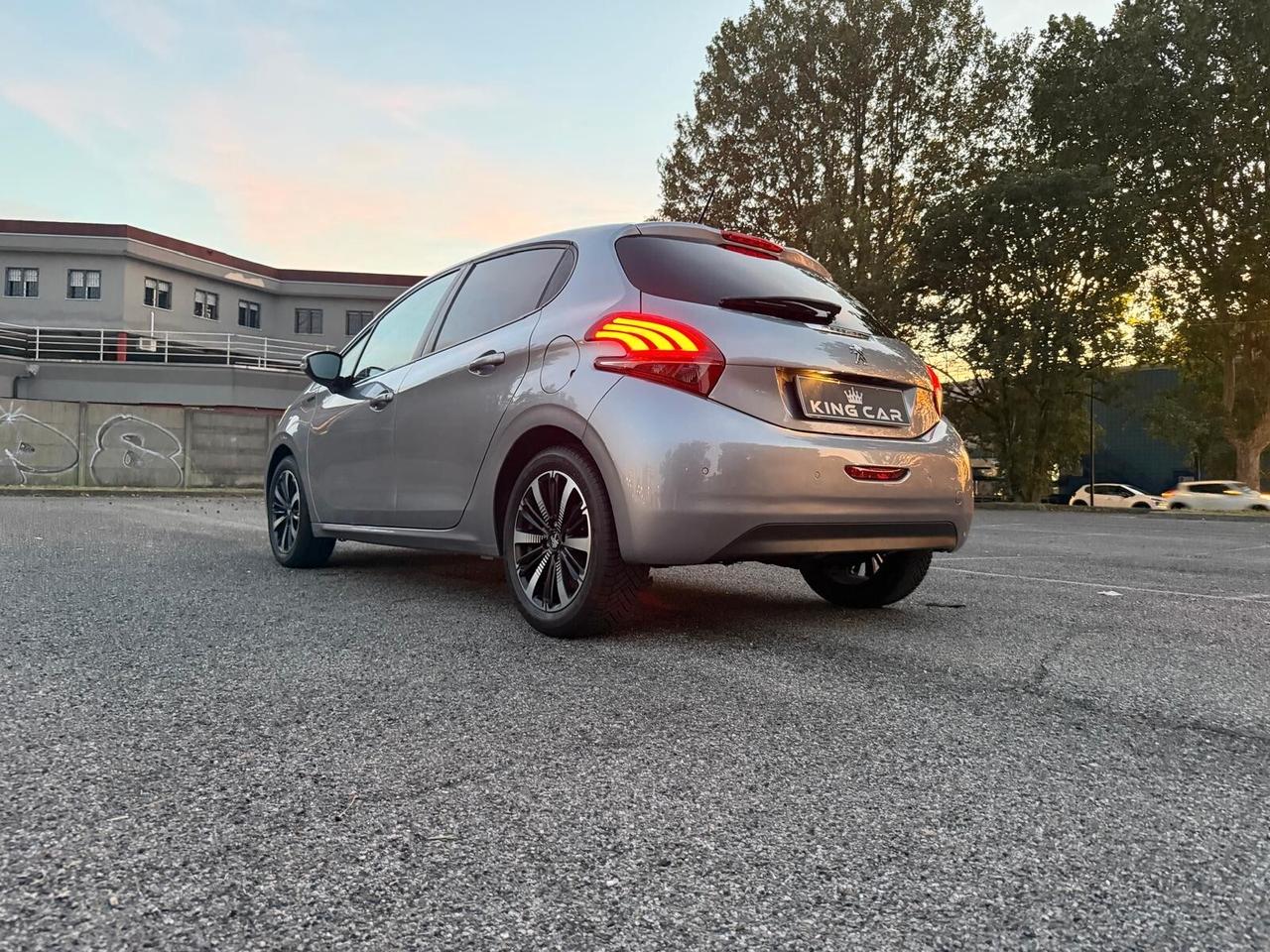 Peugeot 208 PureTech 82 Stop&Start 5 porte Signature