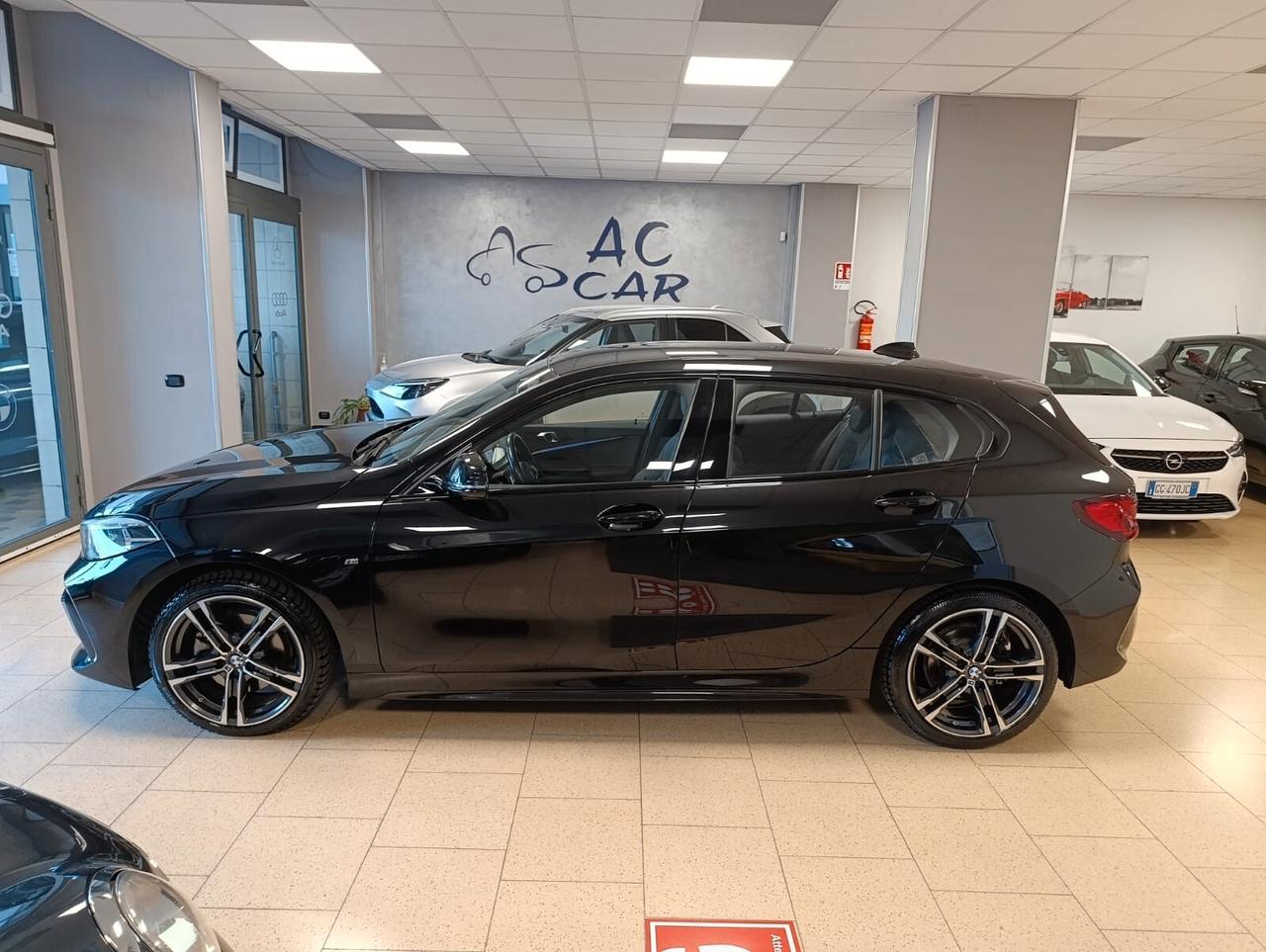 Bmw 118 118d 5p. Msport