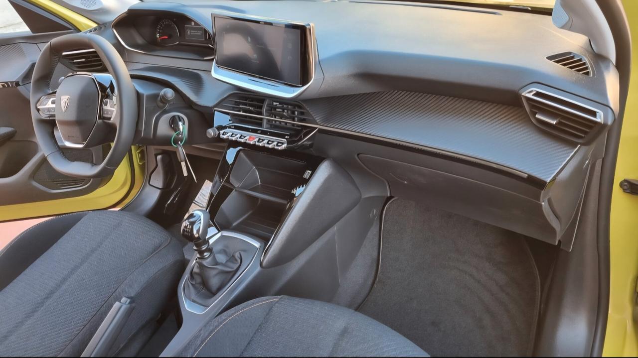 Peugeot 208 1.2 PURETECH STYLE S&S KM ZERO 100 CV PER NEOPATENTATI