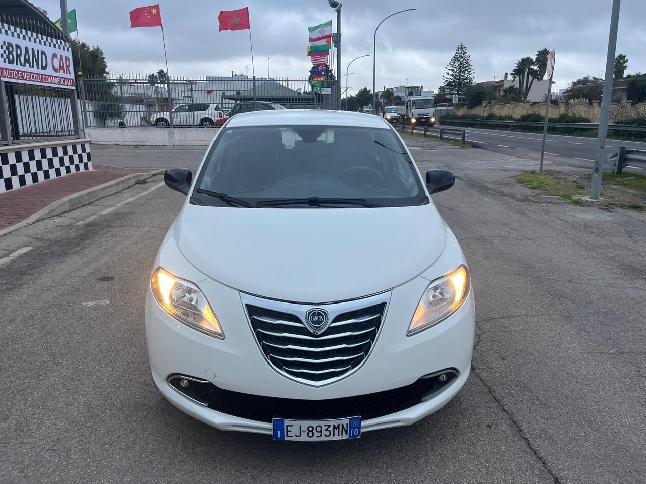 Lancia Ypsilon 1.2 69 CV 5 porte Unipro 2011