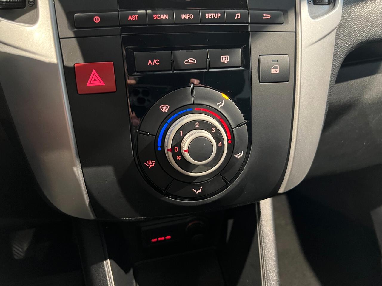Kia Venga 1.4 CRDi 90CV WGT EX