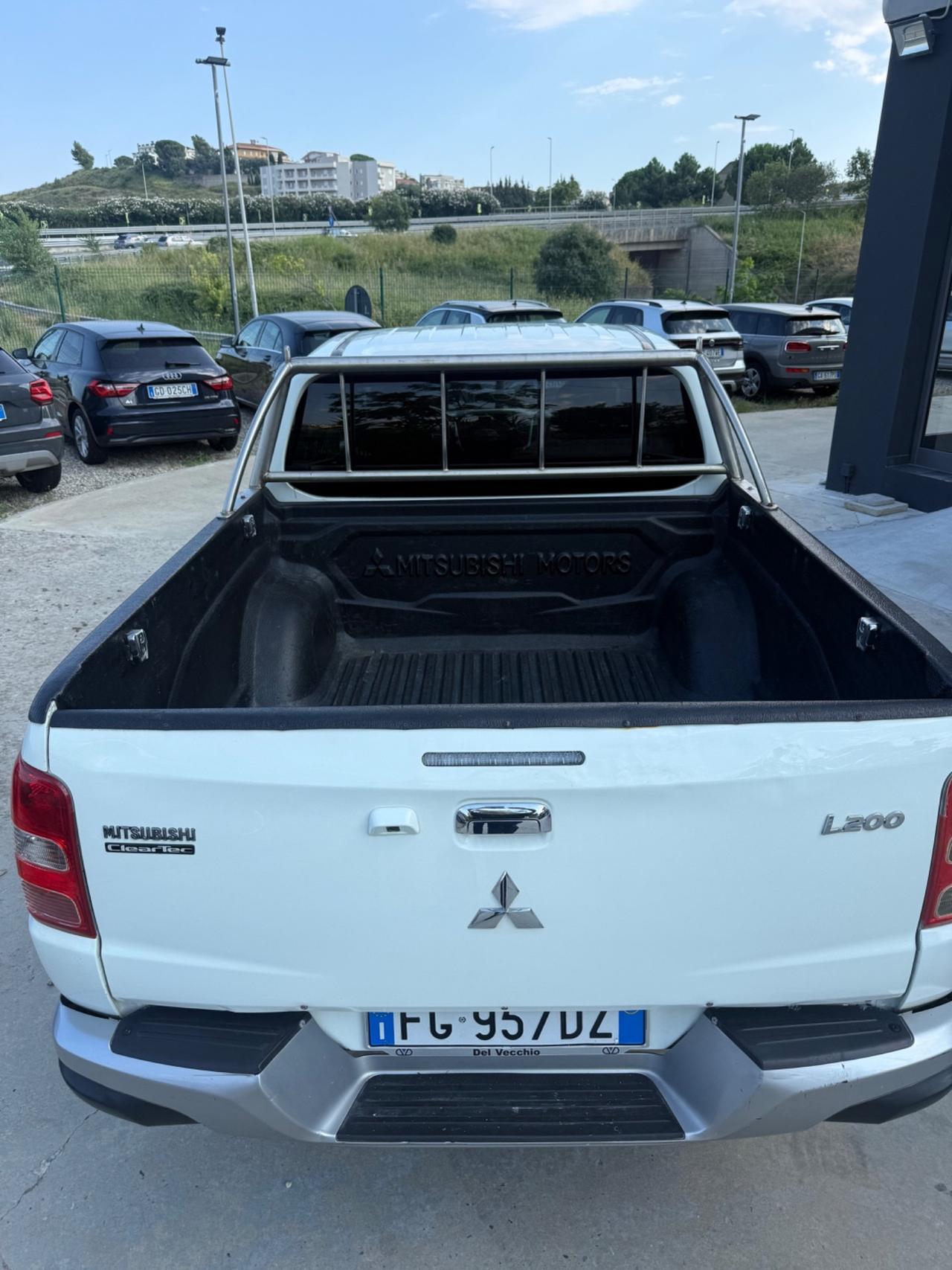 Mitsubishi L200 2.4 DI-D/154CV Double Cab Intense