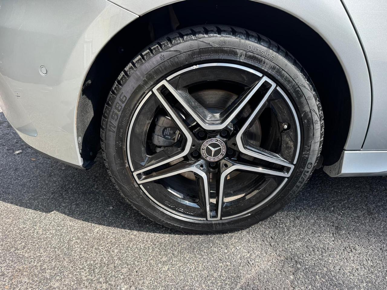 Mercedes A 250e Premium AMG 218CV | Tetto | 18" | Pelle/Alcantara | 57.000 KM