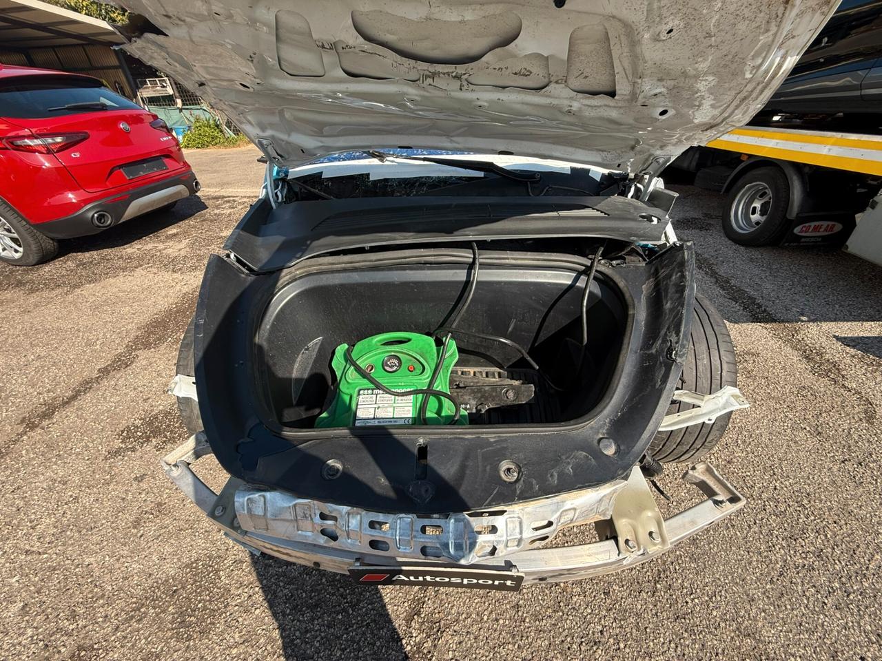 Tesla Model Y Long Range Dual motor ! incidentata
