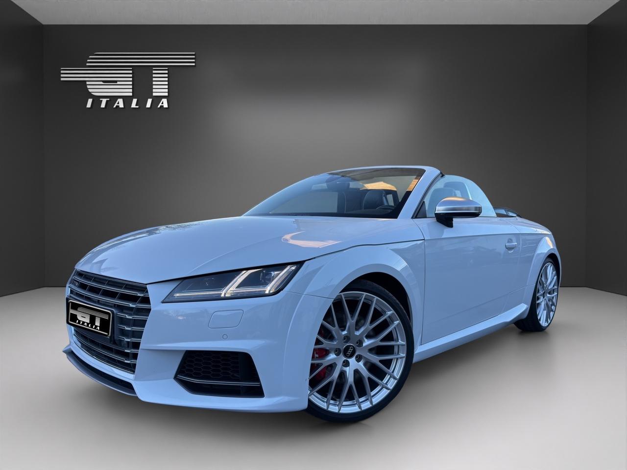 Audi TTS Roadster 2.0 TFSI 310 CV S tronic quattro.