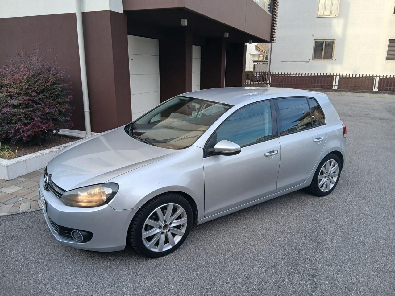 Volkswagen Golf 2.0 TDI 140CV DPF DSG 5p. Highline unico proprietario
