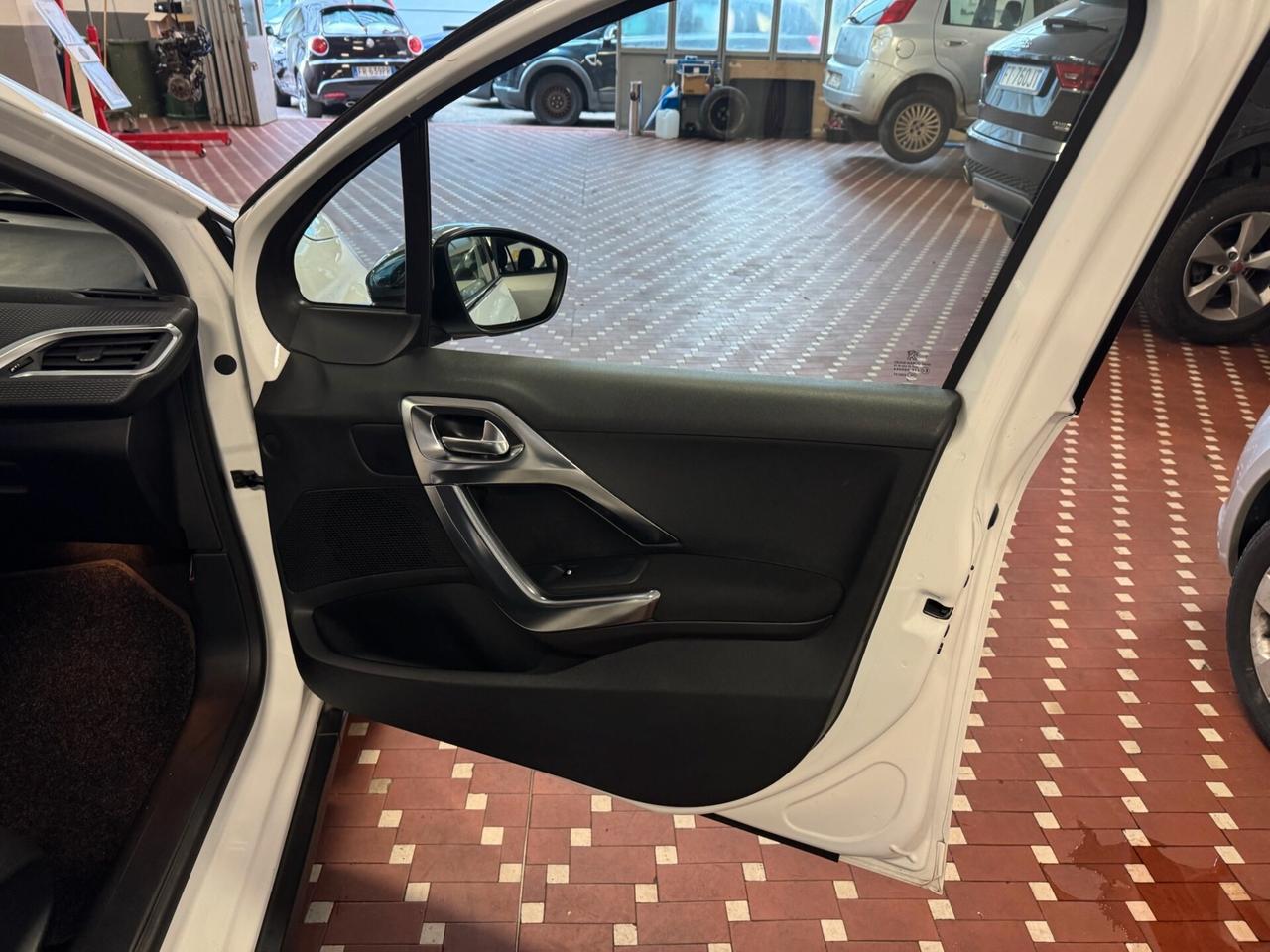 Peugeot 2008 PureTech 82 Allure - UNICO PROPRIETARIO