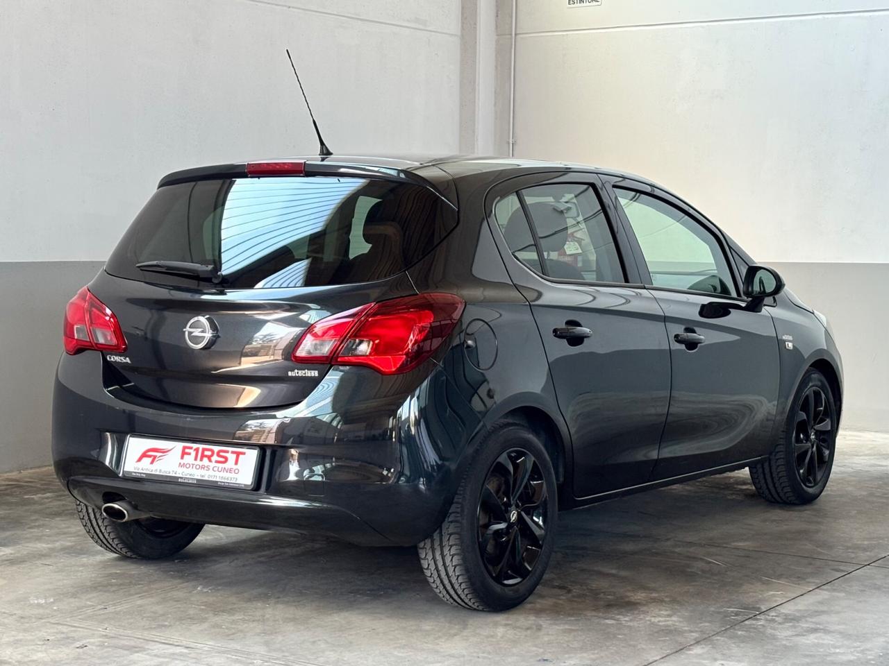 Opel Corsa 1.2 5 porte b-Color