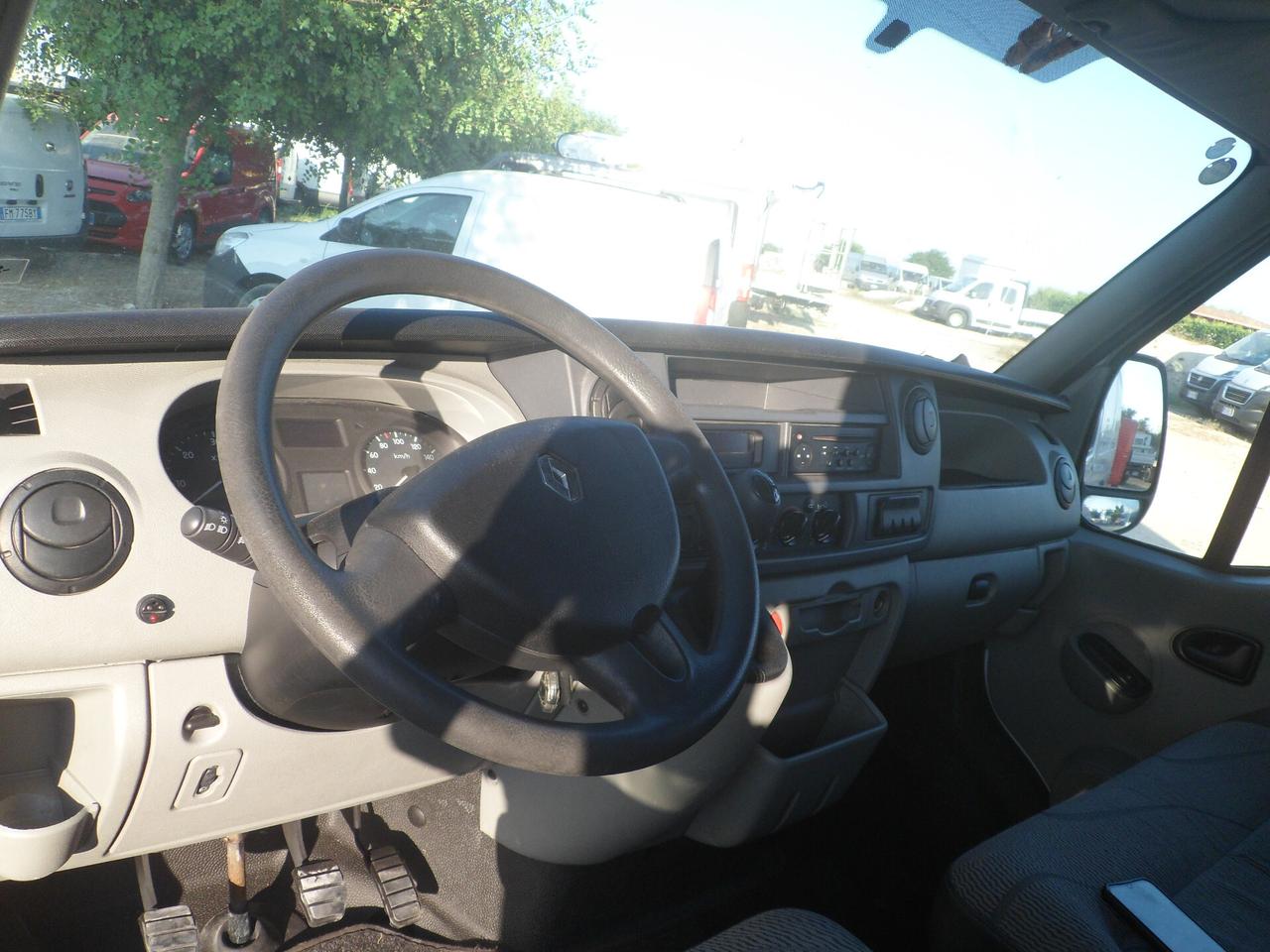 Renault Master furgone medio alto