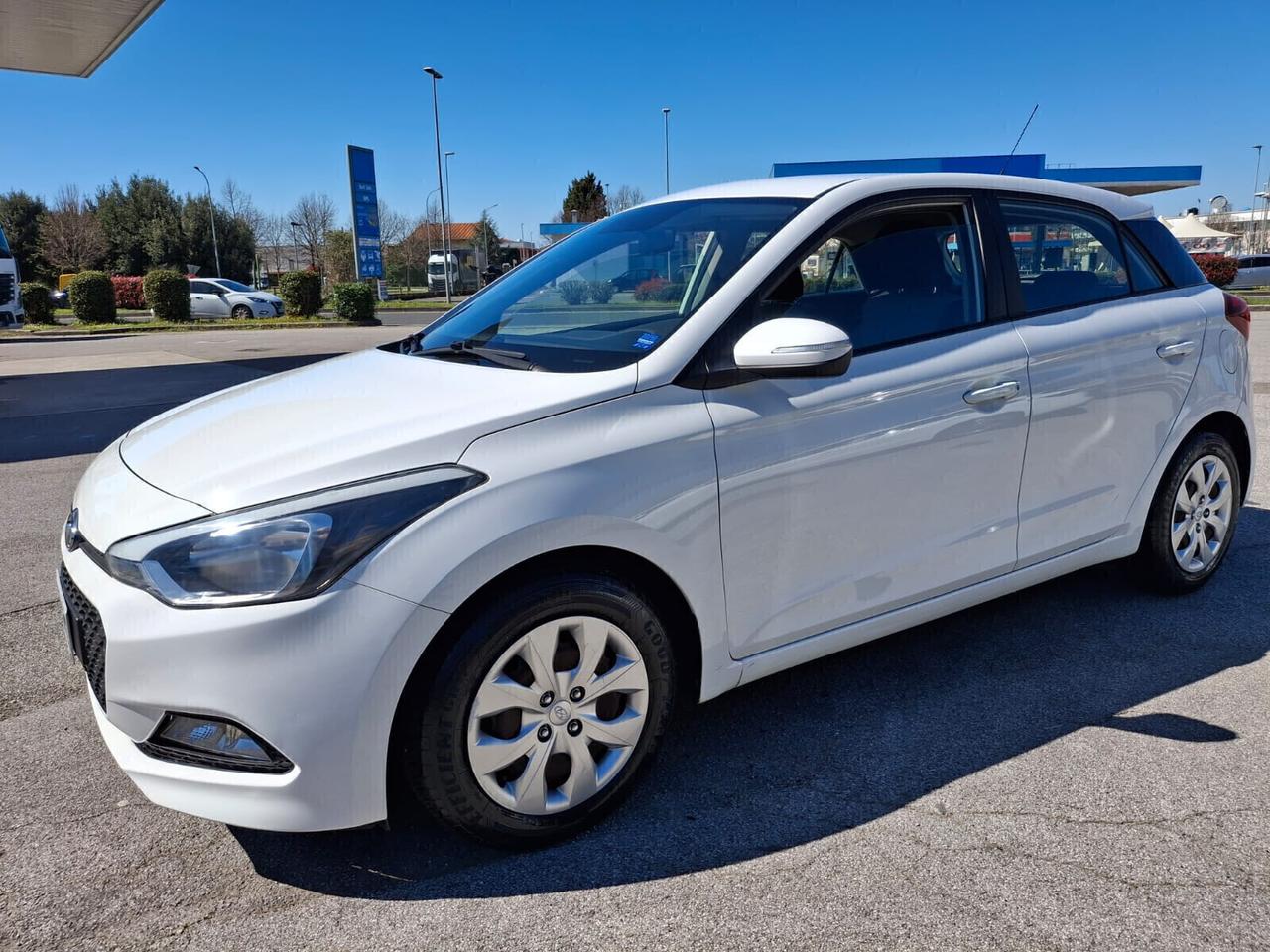 Hyundai i20 1.1 CRDi-*DIESEL EURO 6*NEOPATENTATI*