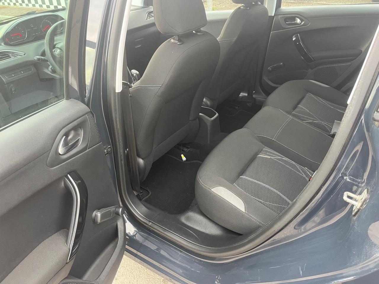 Peugeot 208 1200 5 porte Active Unipro 2015