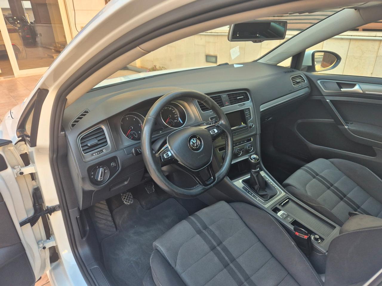 Volkswagen Golf 1.6 TDI 5p. R-LINE TETTO
