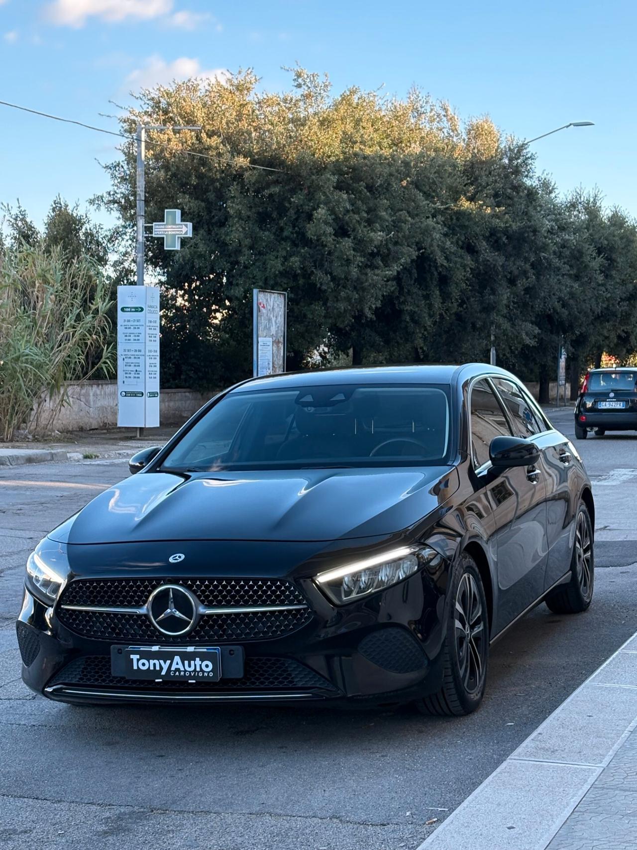 Mercedes-benz A 180 d Premium auto AMG con NAVI,TELECAMERA,VIRTUAL COCKPIT,APPLE CARPLAY,FULL LED,VETRI OSCURATI,TESSUTO