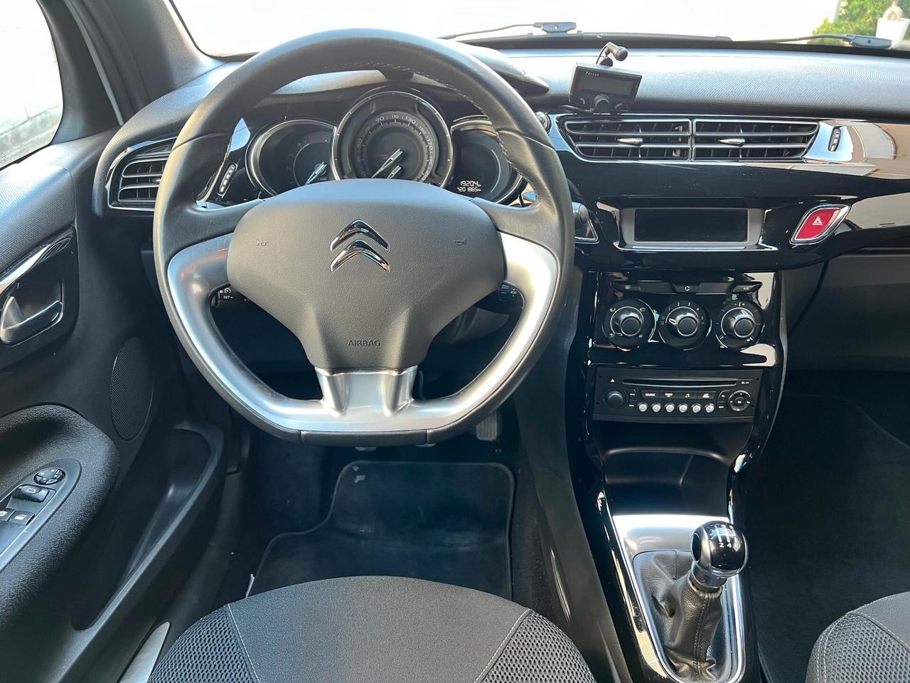 CITROEN Ds DS3 1.4 hdi So Chic 70cv OK NEOPAT. PDC/CLIMA/TEL.