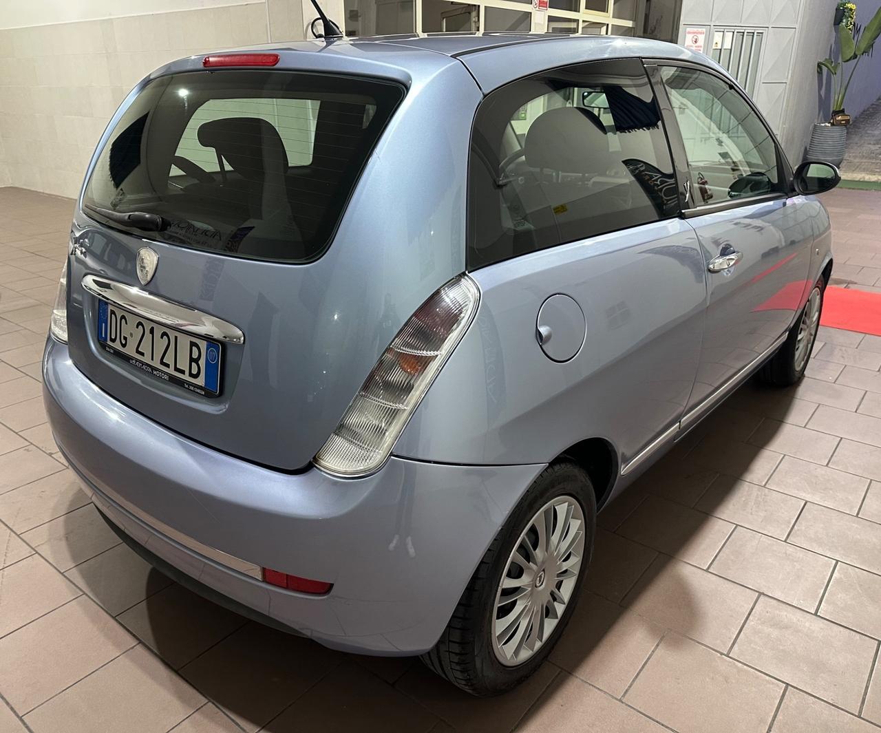 Lancia Ypsilon 1.2 Argento