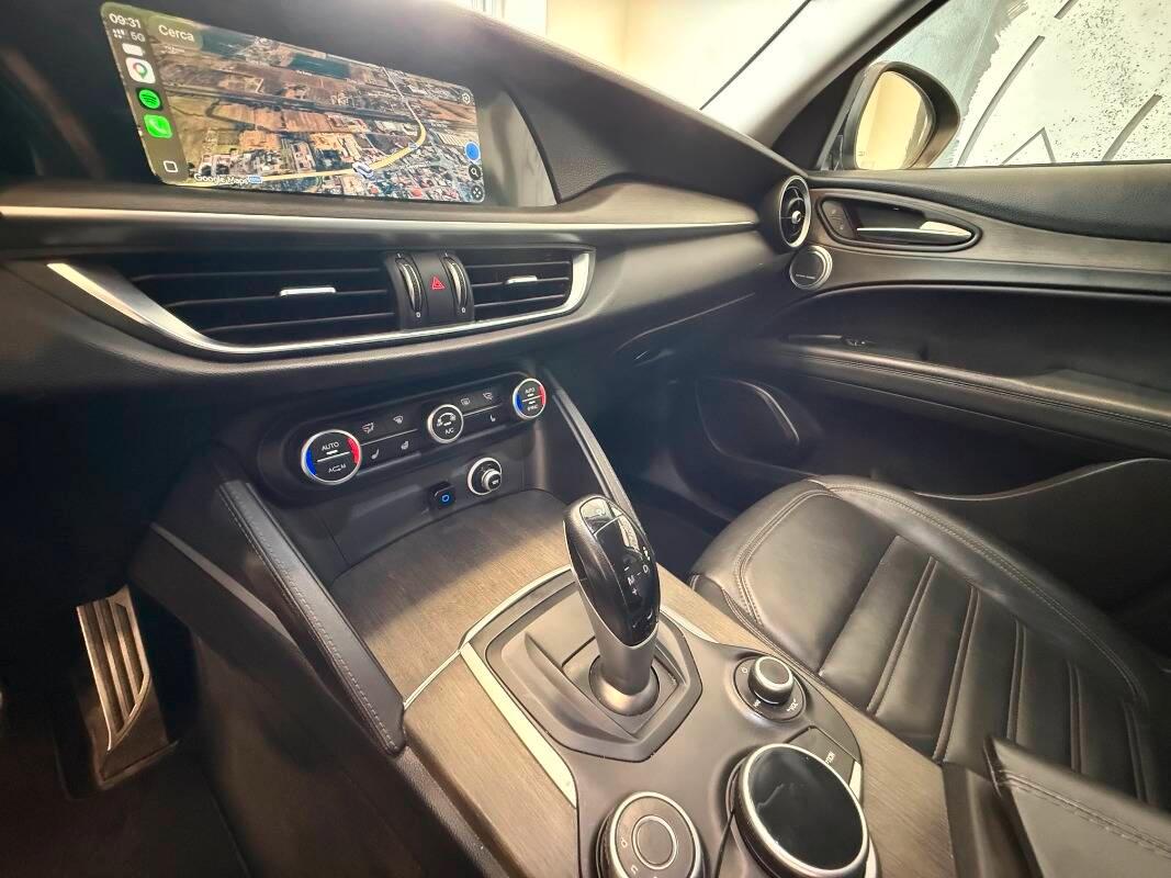 Alfa Romeo Stelvio 2.2 t Business Q4 210cv auto