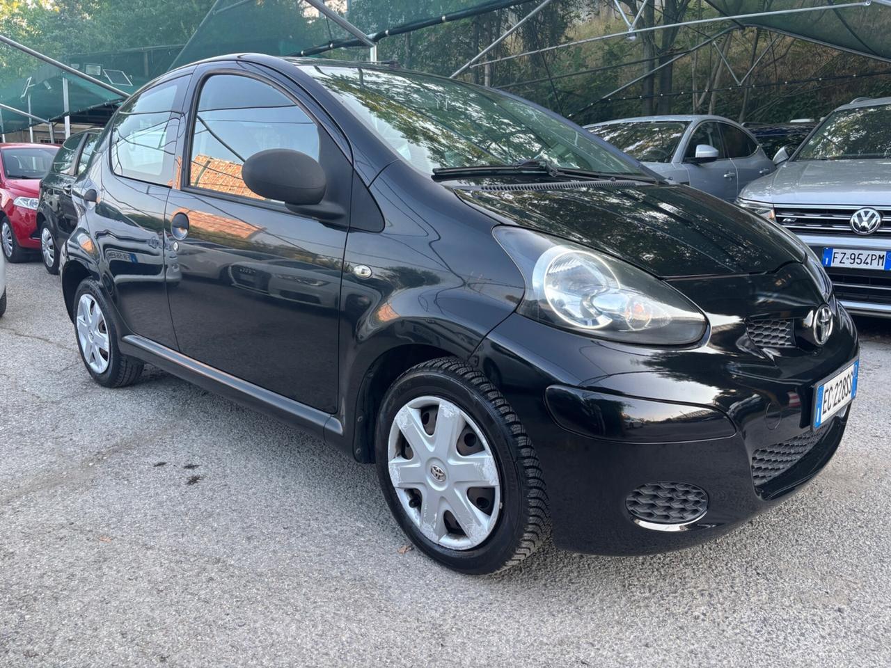 Toyota Aygo 1.0 5 porte Sol OK NEOPATENTATI