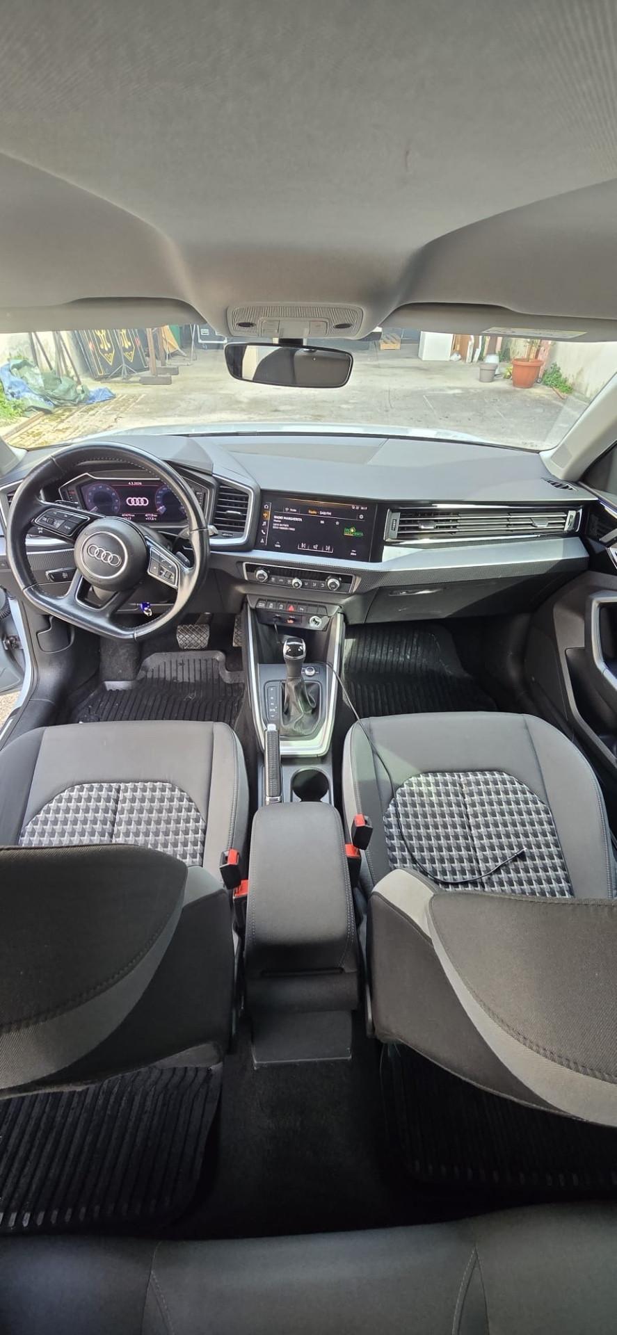 Audi A1 citycarver 30 TFSI S tronic Identity Contrast