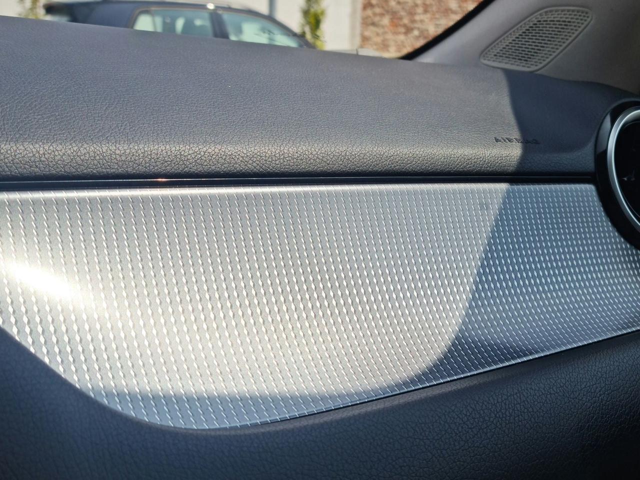 Mercedes-Benz CLA 250 PREMIUM #6265