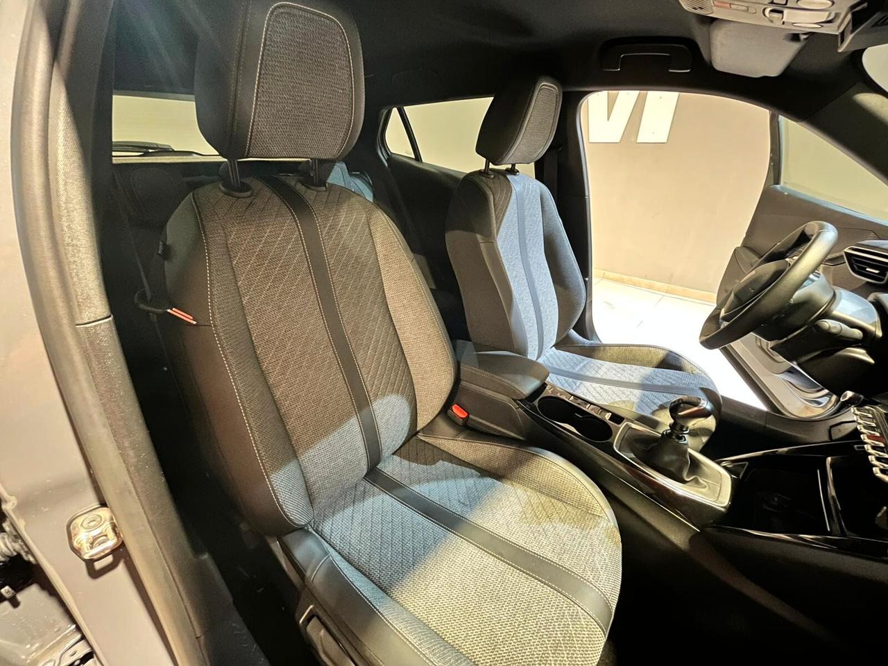 Peugeot 2008 PureTech 100 S&S Allure