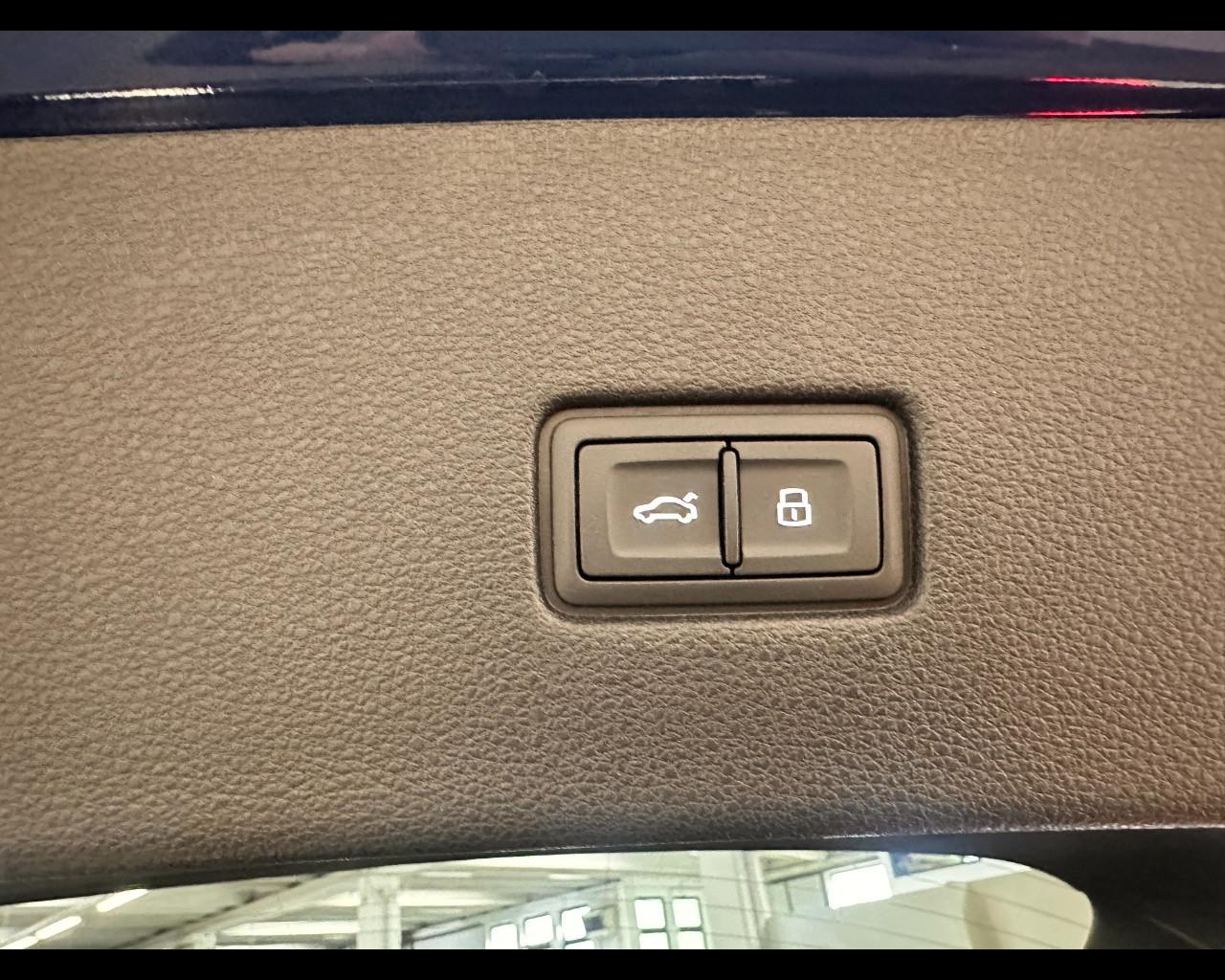 AUDI Q8 55 TFSI e TIPTRONIC QUATTRO S-LINE PLUS