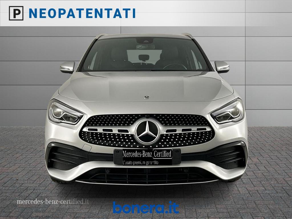 Mercedes GLA 180 180 D Premium 8G-DCT