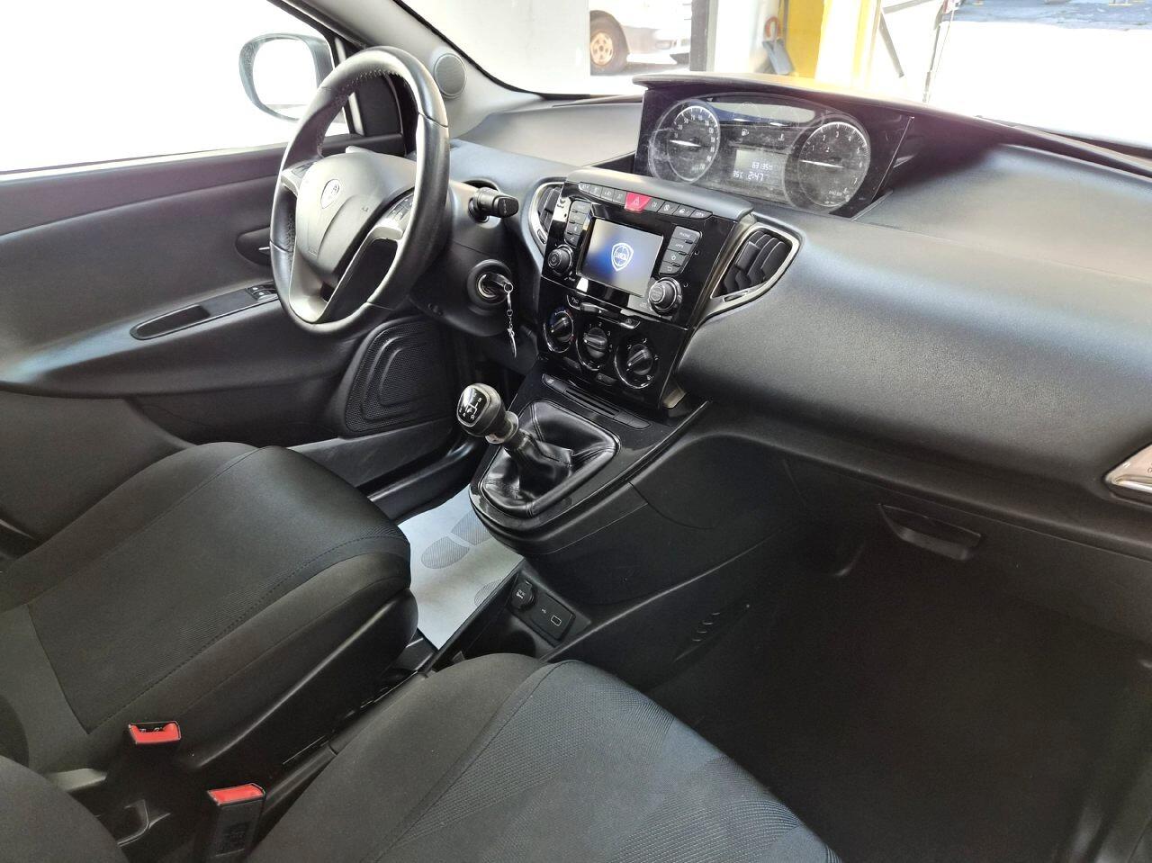 Lancia Ypsilon 1.2 GPL Gold